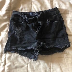 Hollister Ultra High-Rise Mom Short 3” BLACK